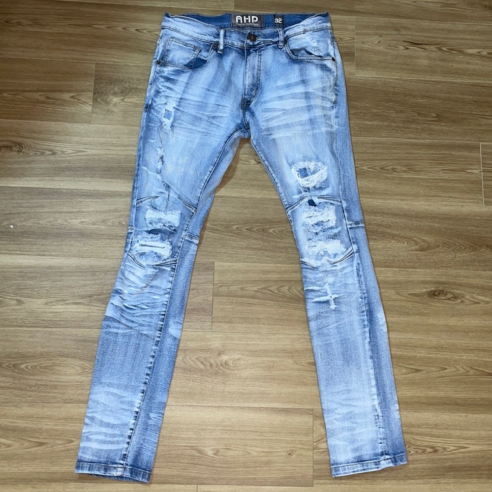 Size 32 Light Blue Skinny Jeans